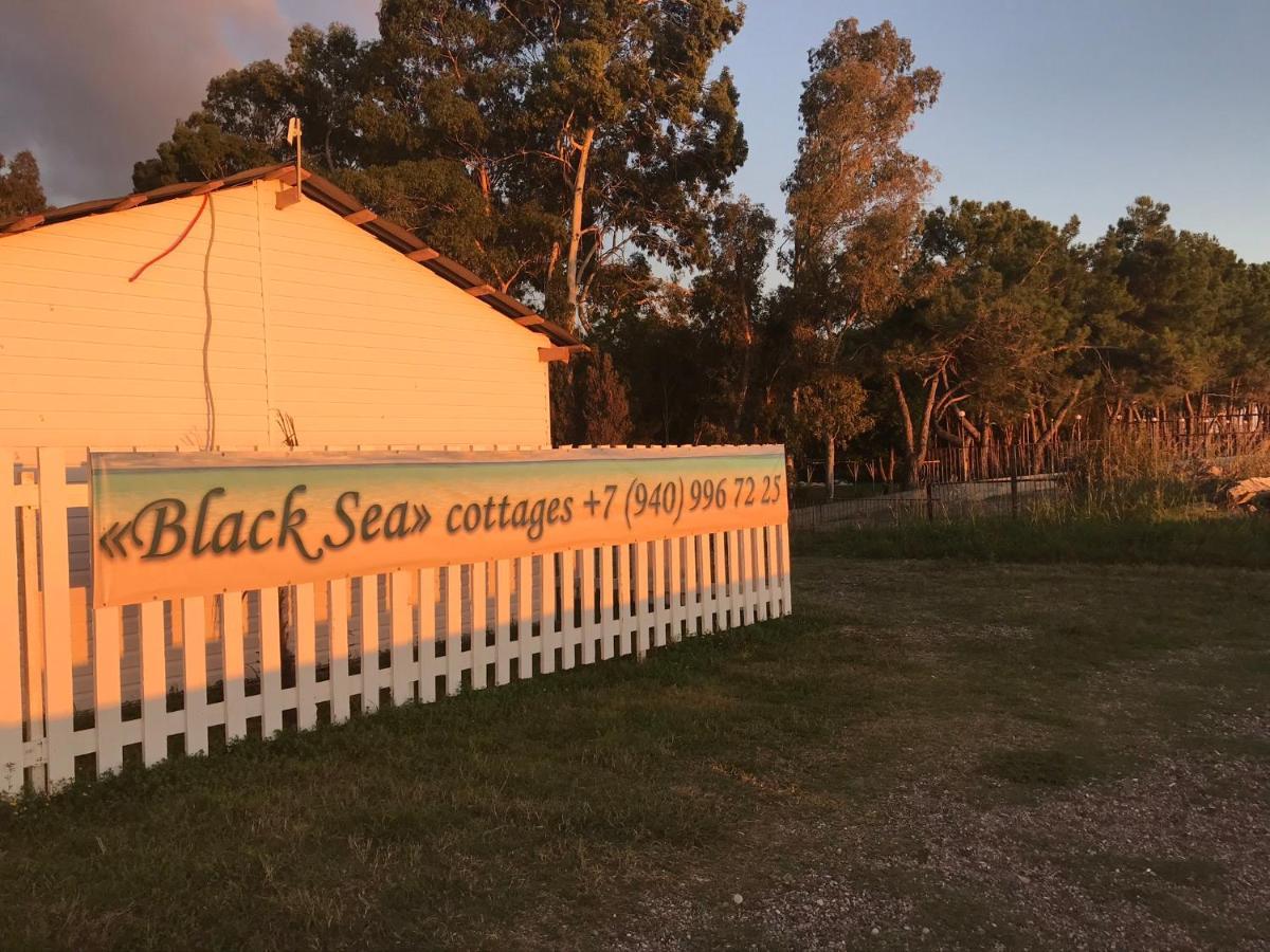 “Black Sea” Cottages Gagry Exterior photo