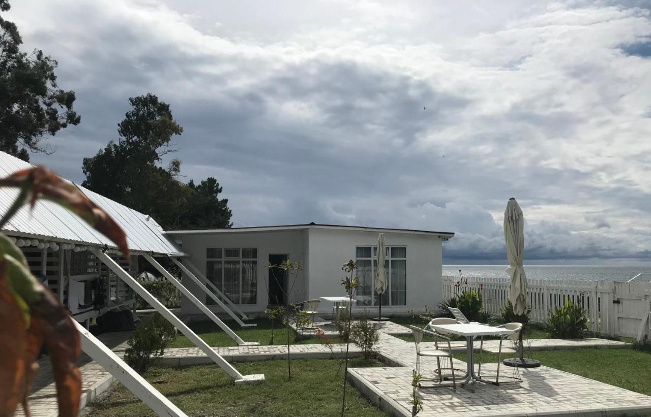 “Black Sea” Cottages Gagry Exterior photo
